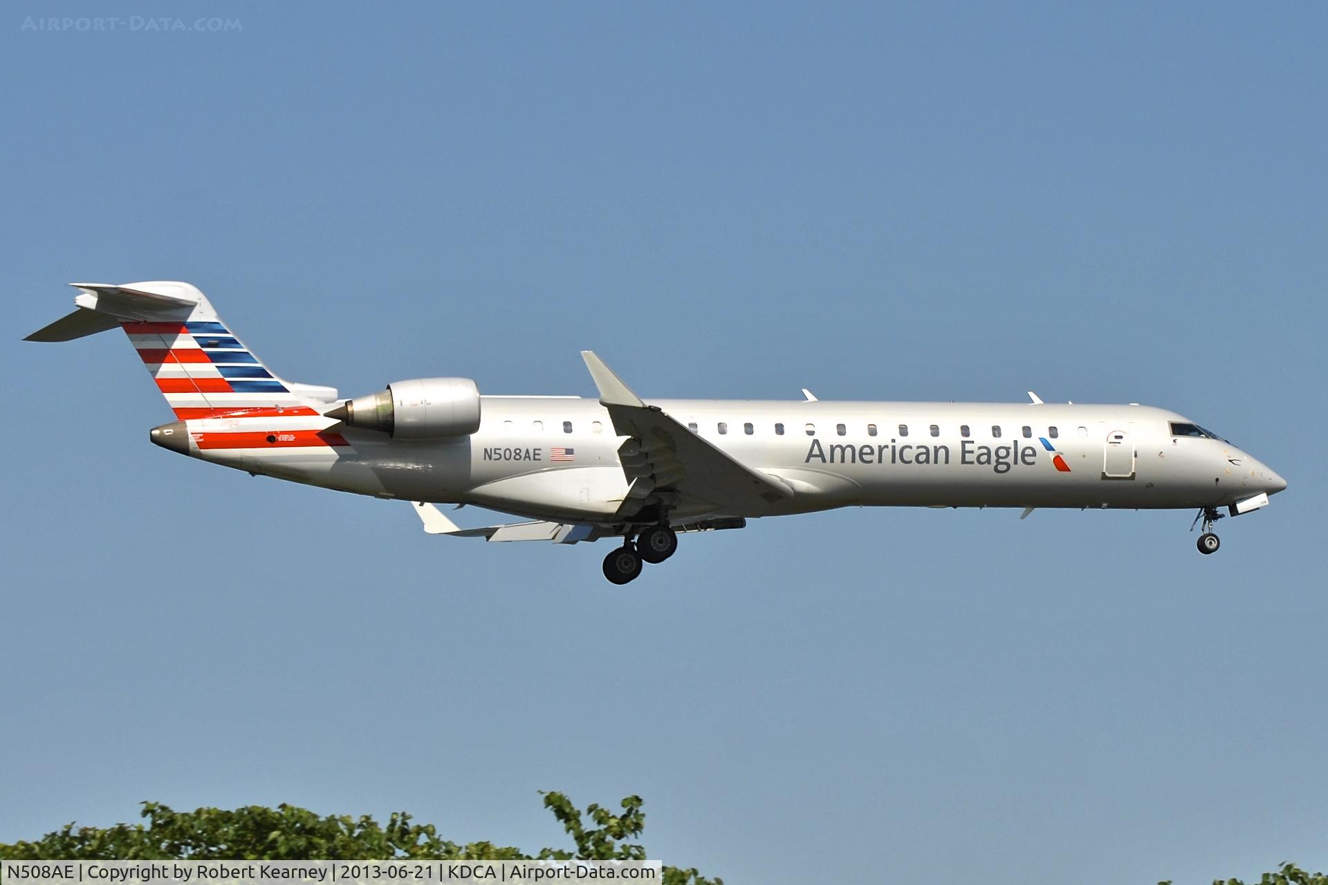 N508AE, 2002 Bombardier CRJ-701ER (CL-600-2C10) Regional Jet C/N 10072, On short finals for r/w 19