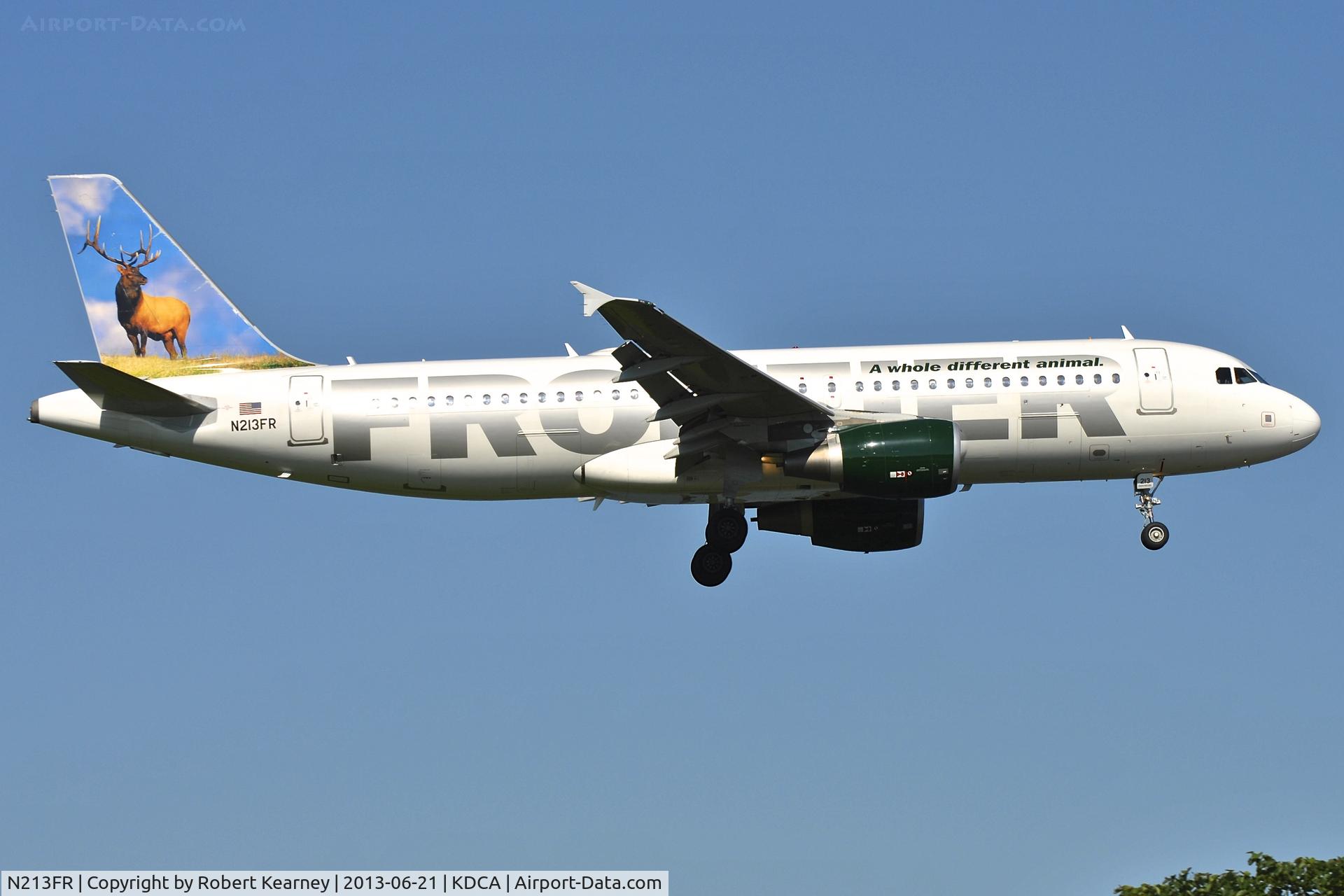 N213FR, 2011 Airbus A320-214 C/N 4704, On short finals for r/w 19
