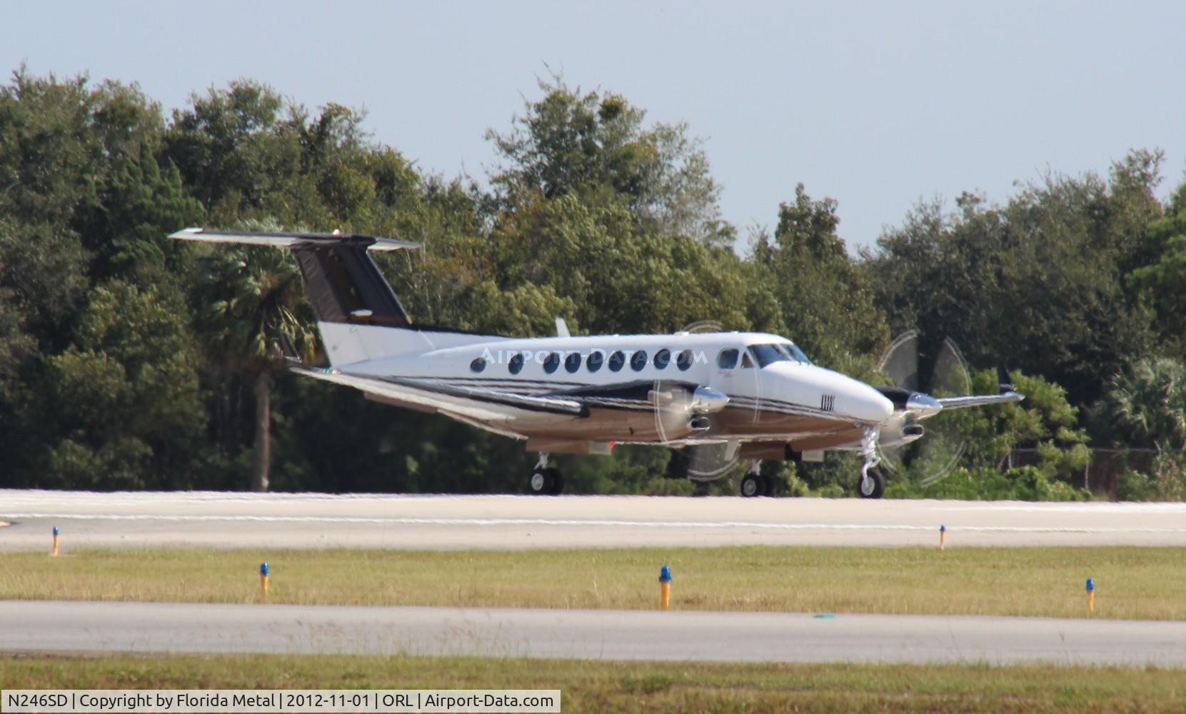 N246SD, 2005 Raytheon Aircraft Company B300 C/N FL-441, Beech 350