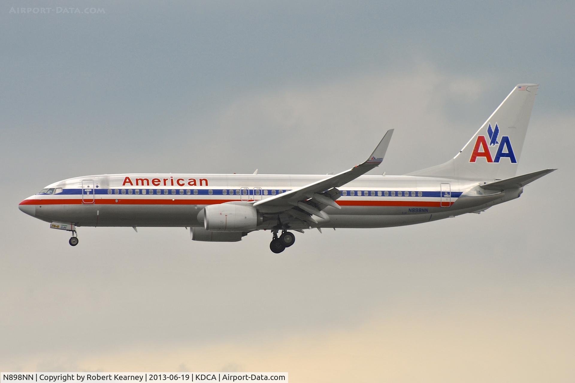 N898NN, 2012 Boeing 737-823 C/N 33225, On short finals for r/w 1