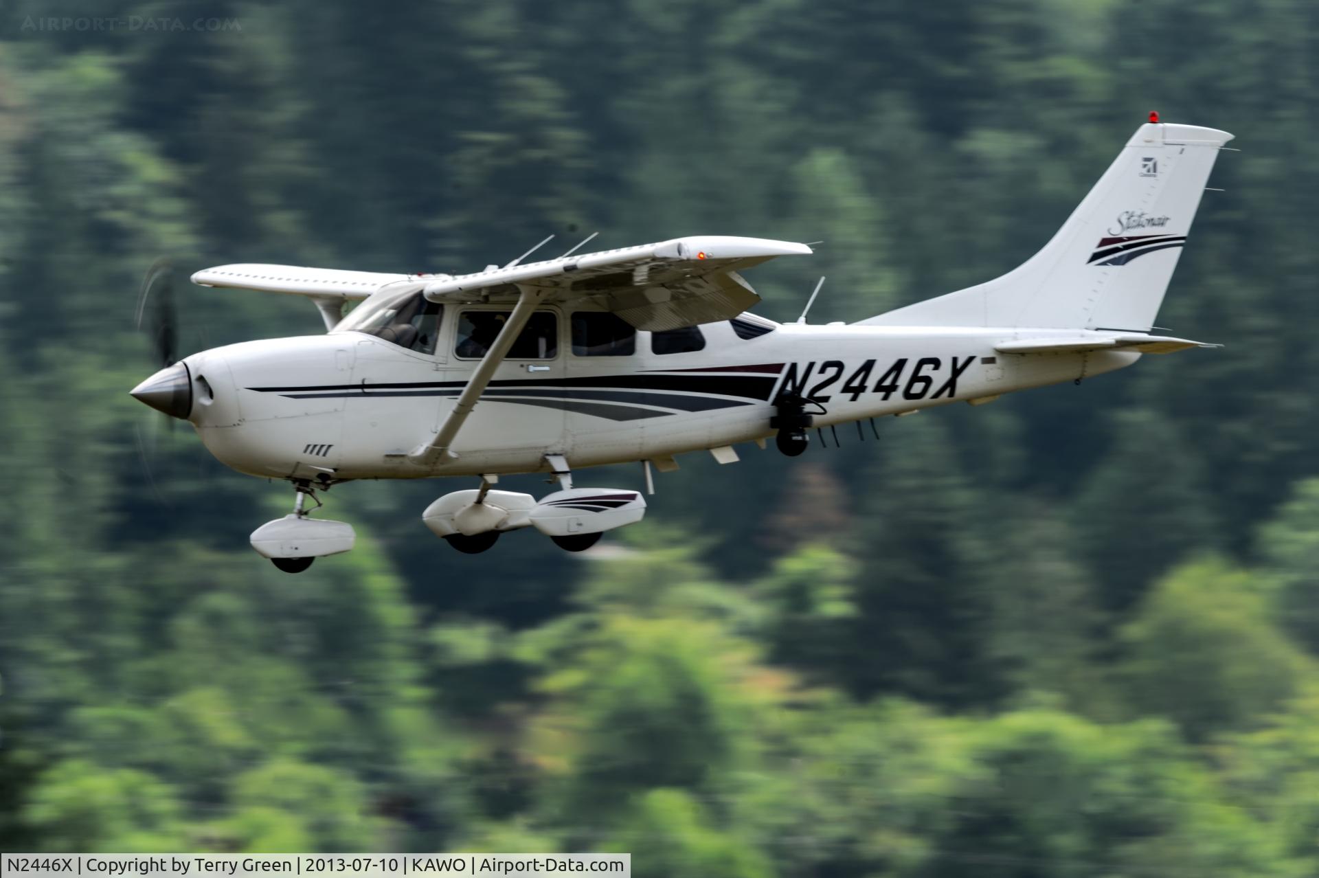 N2446X, 2000 Cessna 206H Stationair C/N 20608097, Landing 34 @ KAWO