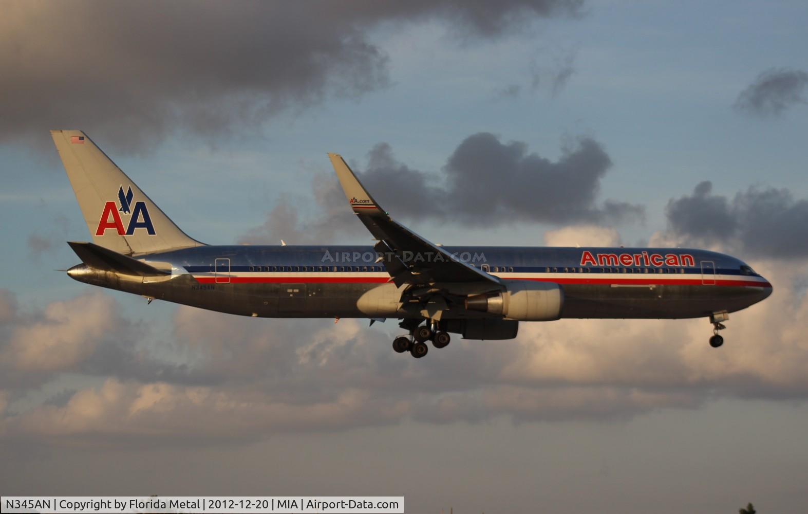 N345AN, 2003 Boeing 767-323(ER) C/N 33084, American 767-300