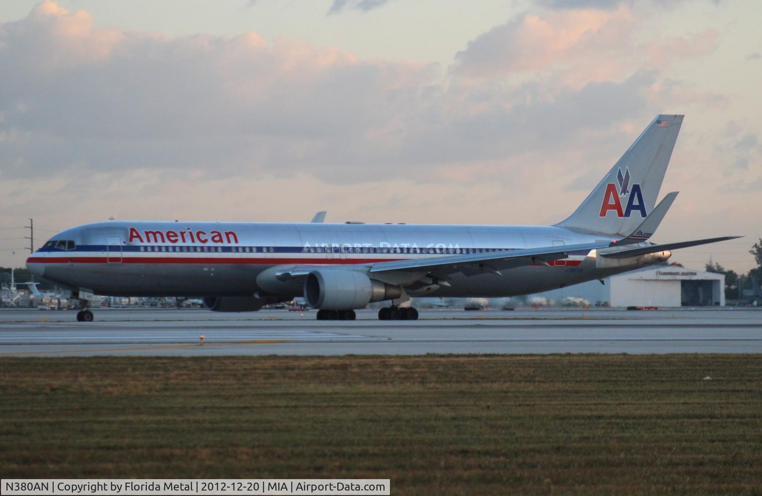 N380AN, 1993 Boeing 767-323 C/N 25449, American 767-300
