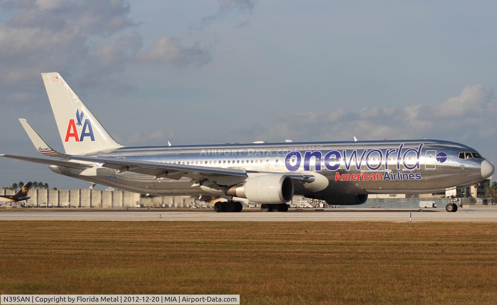 N395AN, 1998 Boeing 767-323 C/N 29432, American One World 767-300