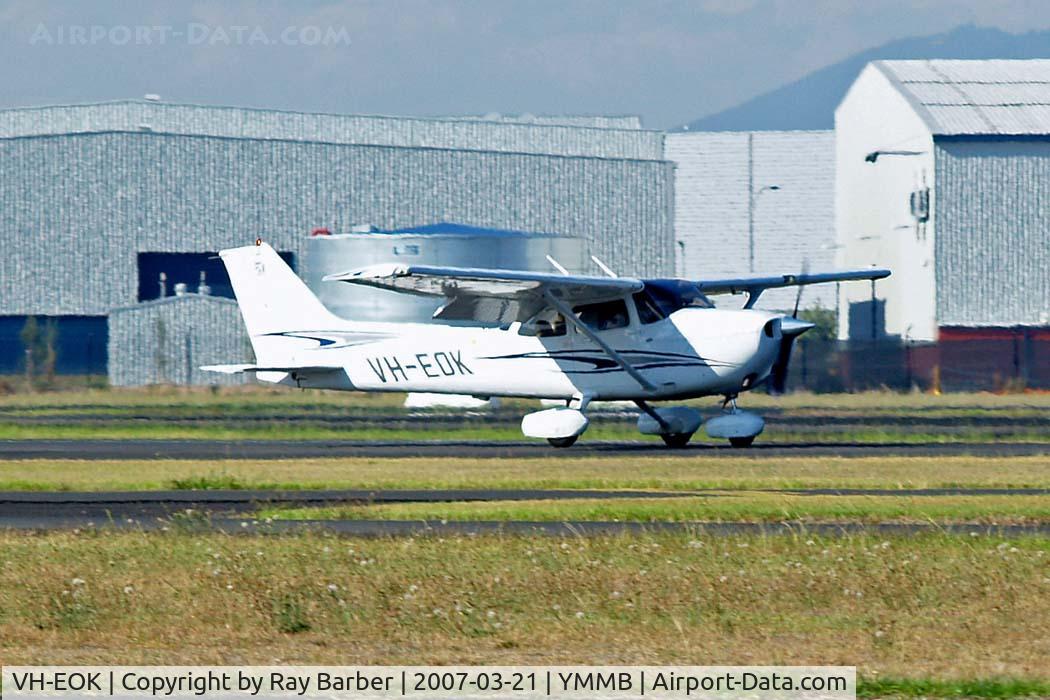 VH-EOK, 2005 Cessna 172S C/N 172S10018, Cessna 172S Skyhawk [172S-10018] (Oxford Aviation Academy) Melbourne-Moorabbin~VH 21/03/2007