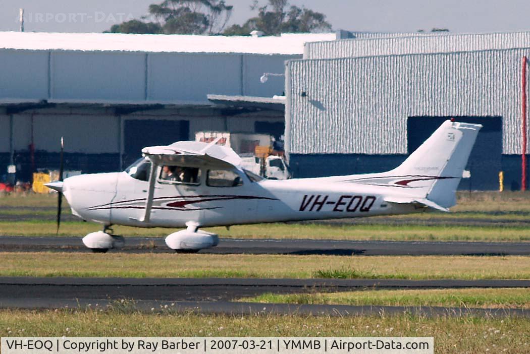 VH-EOQ, 2005 Cessna 172S C/N 172S10008, Cessna 172S Skyhawk [172S-10008] (Oxford Aviation Academy) Melbourne-Moorabbin~VH 21/03/2007. Trouble with heat haze.