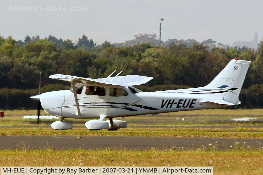 VH-EUE, Cessna 172S SP C/N 172S10224, Cessna 172S Skyhawk [172S-10224] (Oxford Aviation Academy) Melbourne-Moorabbin~VH 21/03/2007. Trouble with heat haze.