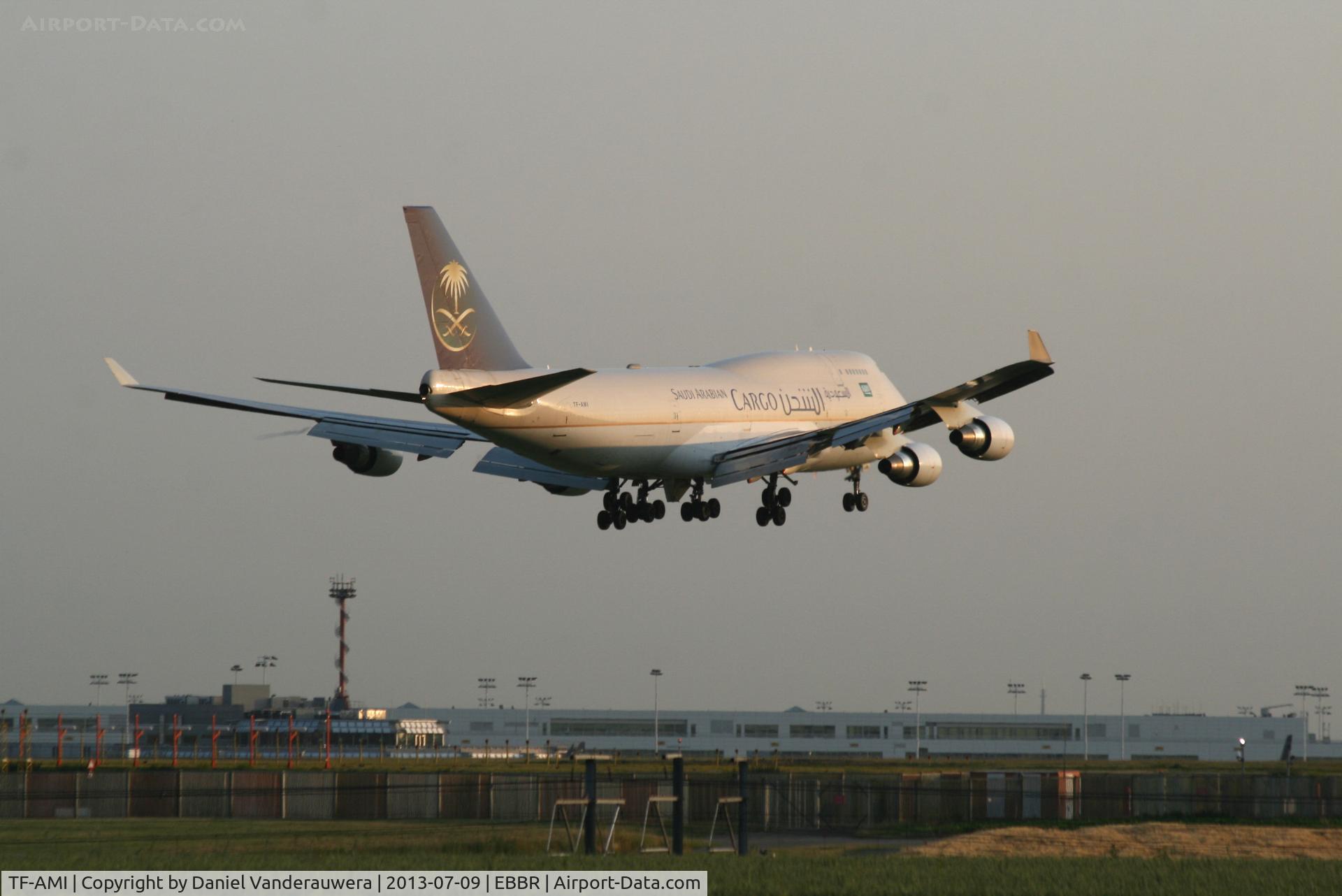 TF-AMI, 1992 Boeing 747-412 C/N 27066, Flight SVA925 is descending to RWY 02