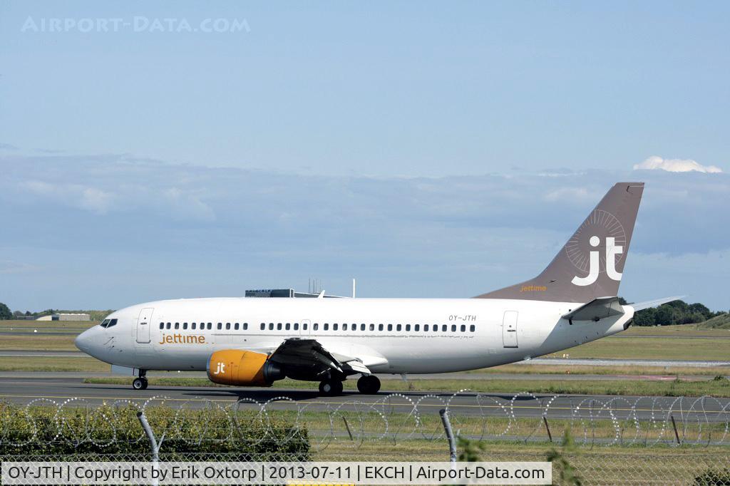 OY-JTH, 1988 Boeing 737-3Y0 C/N 24255, OY-JTH just arrived on rw 04L