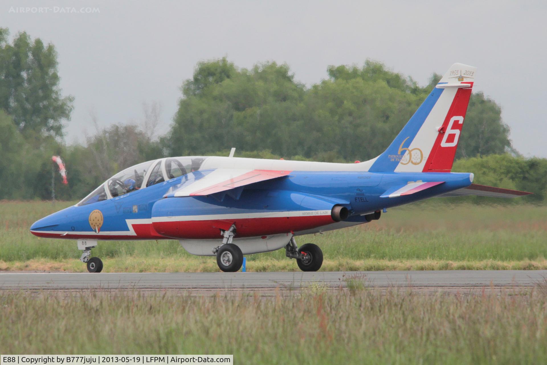 E88, Dassault-Dornier Alpha Jet E C/N E88, Athos 6 for PAF 2013, with spécial marking for 60 years of Patrouille de France