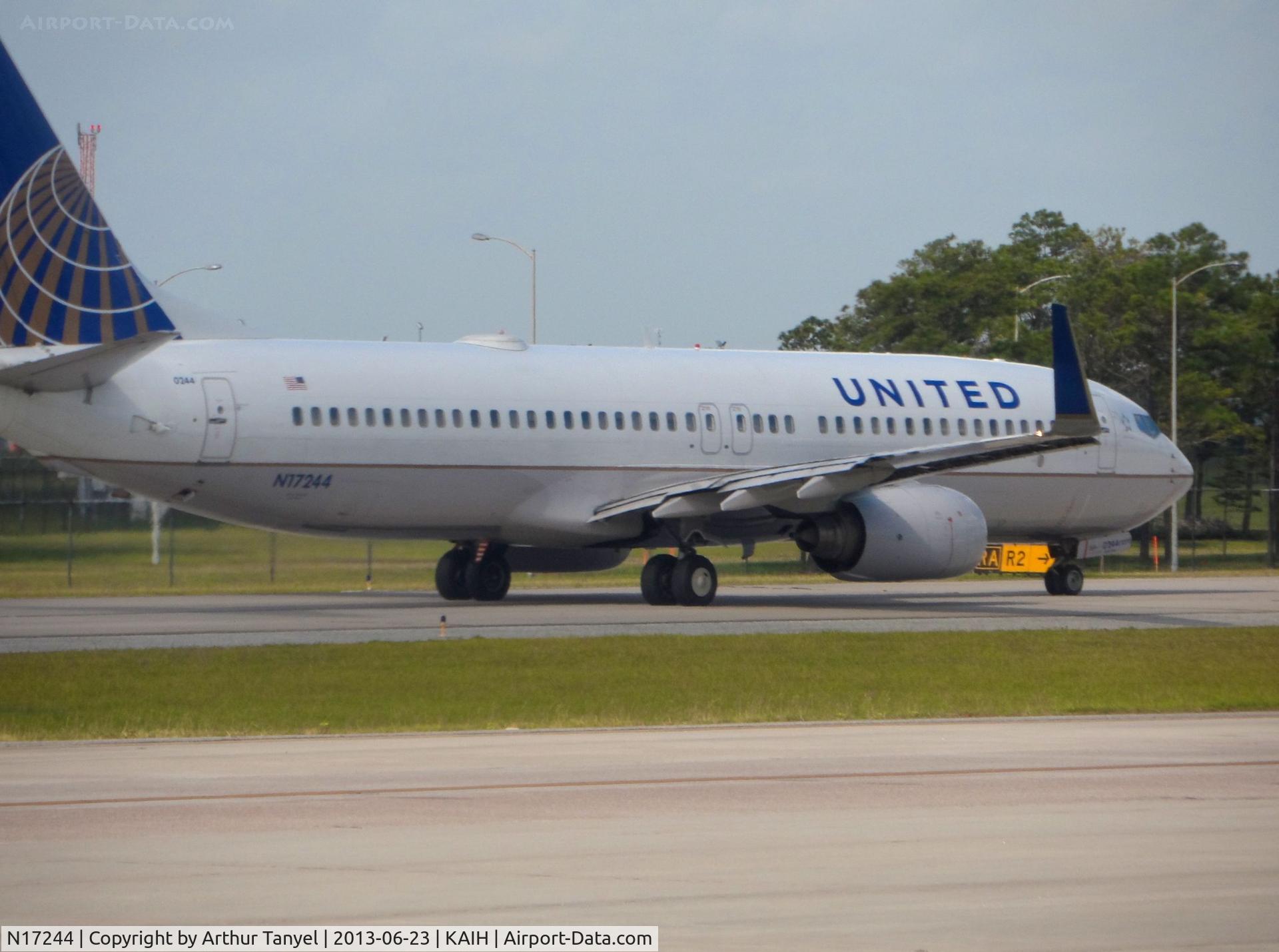 N17244, 1999 Boeing 737-824 C/N 28954, Taxiing to takeoff @ IAH