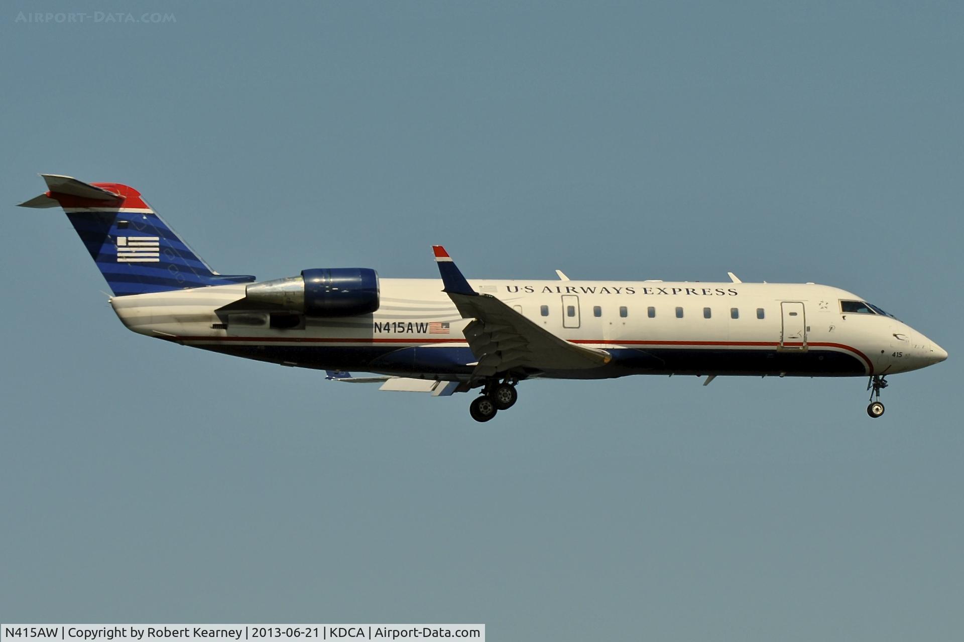 N415AW, 2001 Bombardier CRJ-200LR (CL-600-2B19) C/N 7593, On short finals for r/w 19