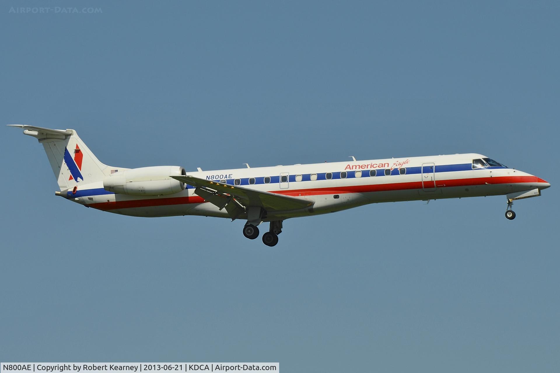 N800AE, 2001 Embraer ERJ-140LR (EMB-135KL) C/N 145425, On short finals for r/w 19