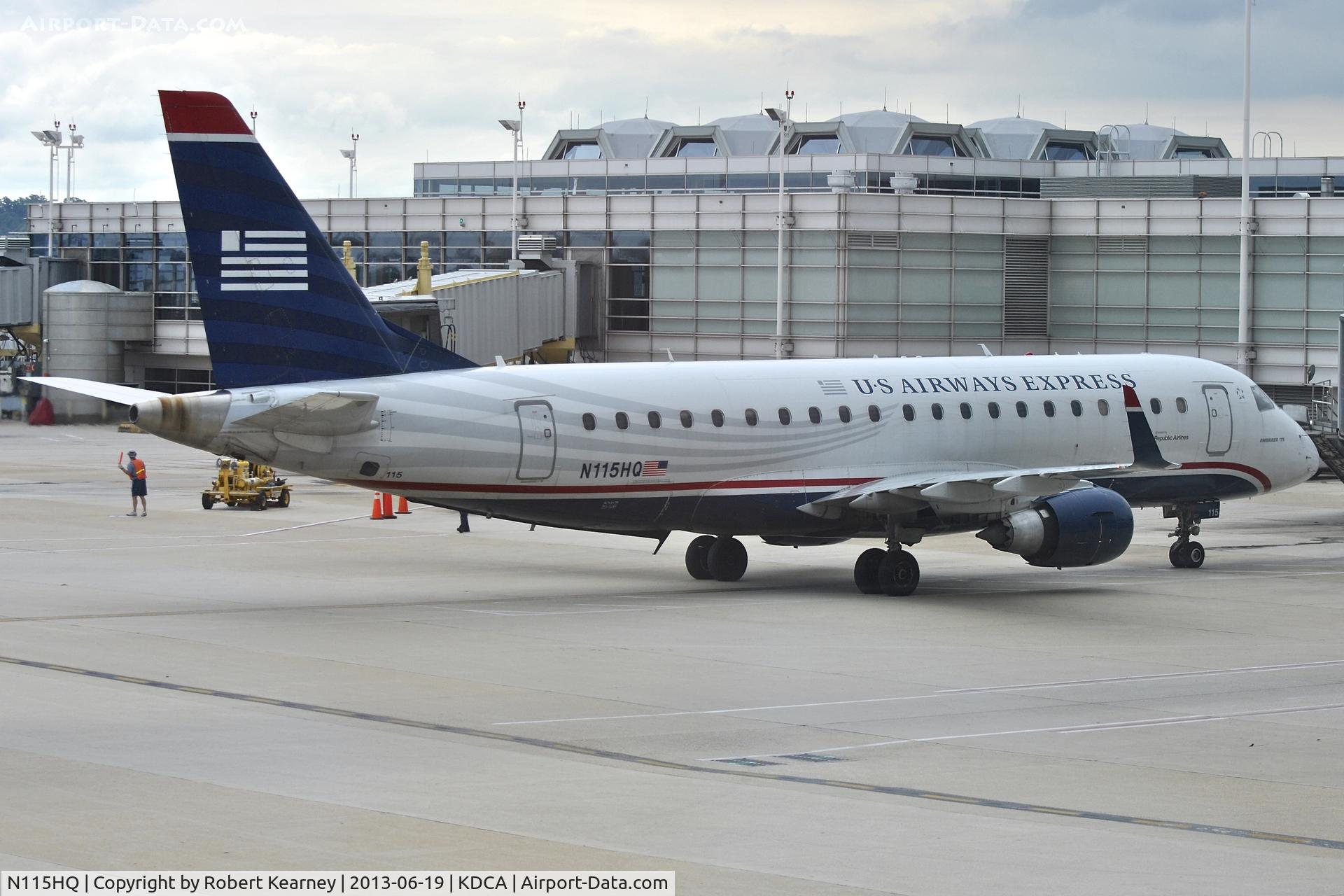 N115HQ, 2007 Embraer 175LR (ERJ-170-200LR) C/N 17000182, Rolling on to stand
