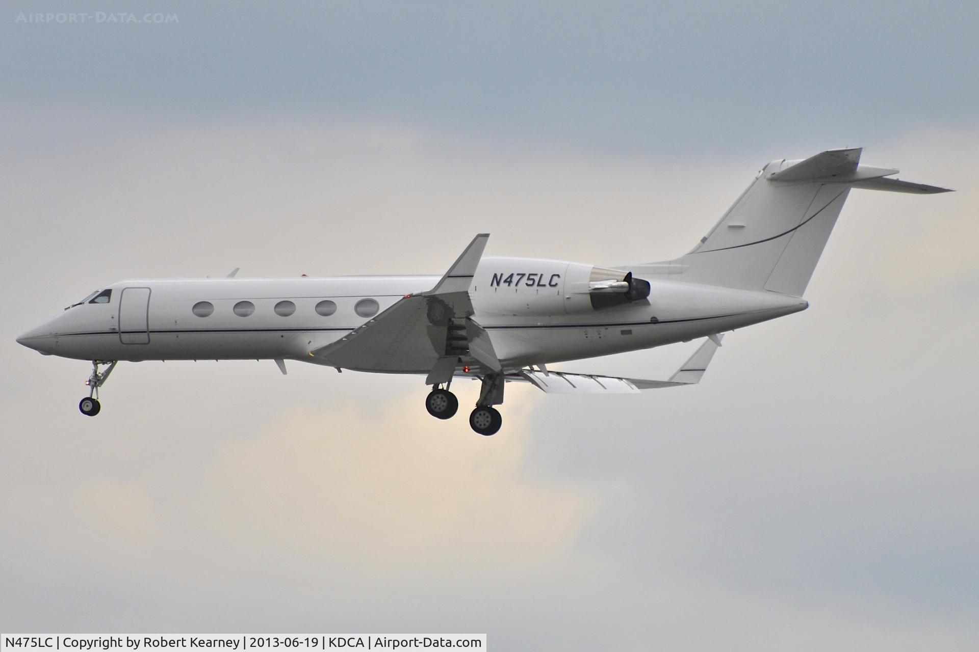 N475LC, 2002 Gulfstream Aerospace G-IV C/N 1472, On short finals for r/w 1