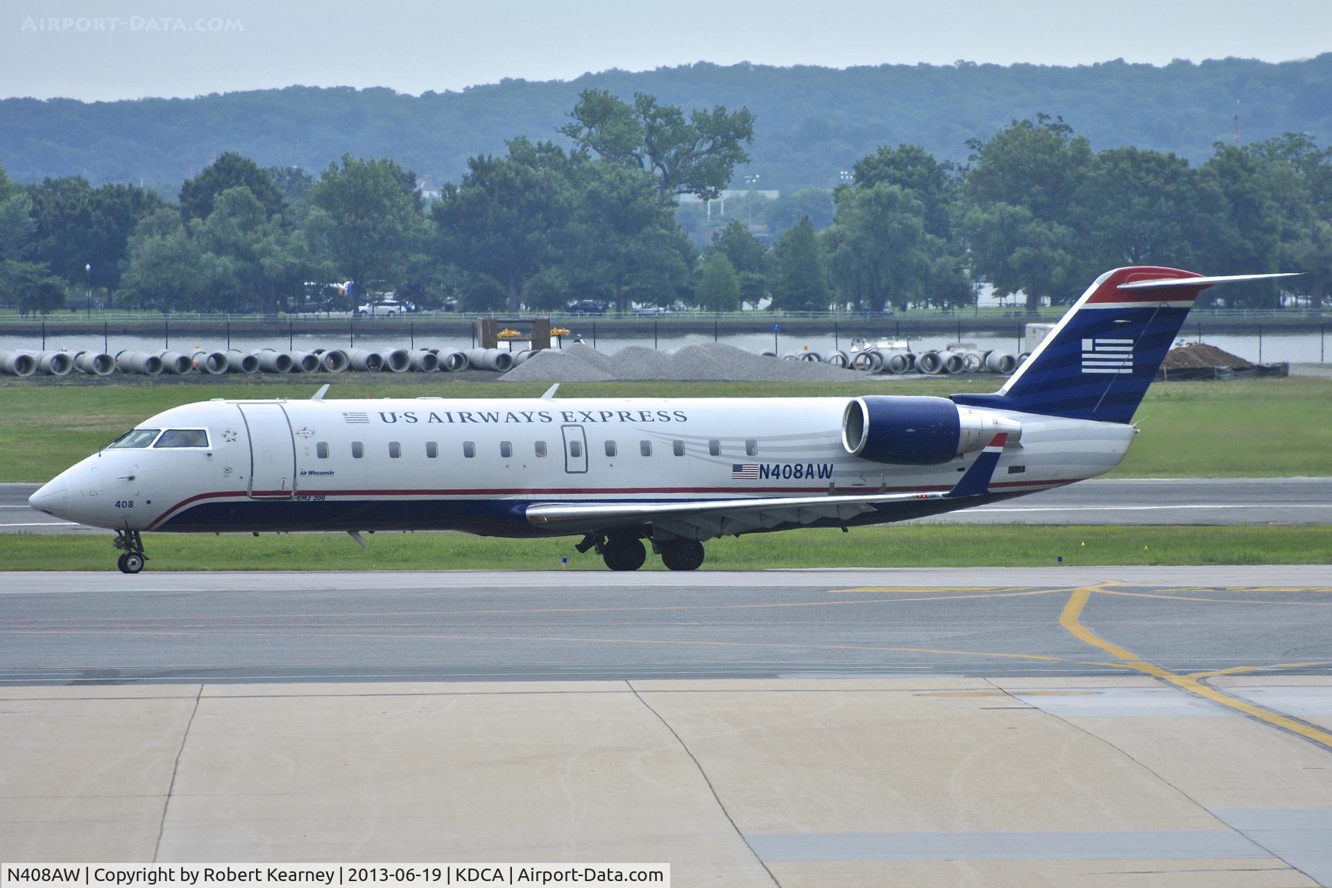 N408AW, 2001 Bombardier CRJ-200LR (CL-600-2B19) C/N 7568, Taxiing to parking after arrival