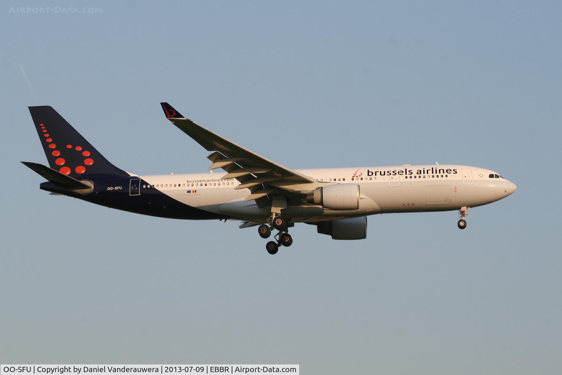 OO-SFU, 2000 Airbus A330-223 C/N 324, Arrival of flight SN369 to RWY 02