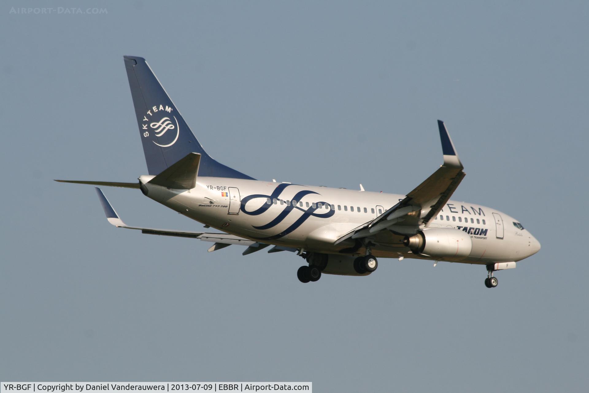 YR-BGF, 2001 Boeing 737-78J C/N 28440, Flight RO371 is descending to RWY 02