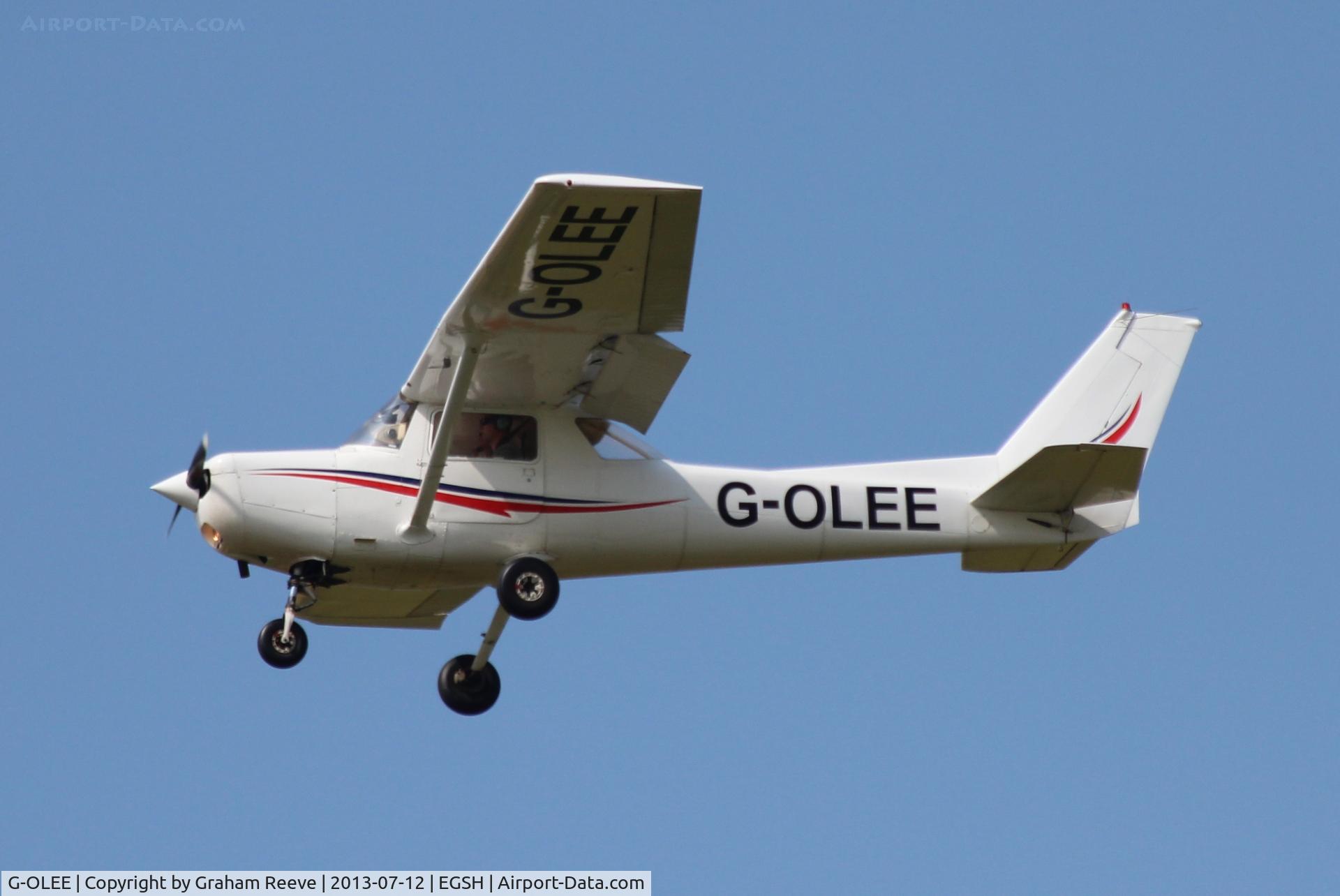 G-OLEE, 1980 Reims F152 C/N 1797, About to touch down at Norwich.