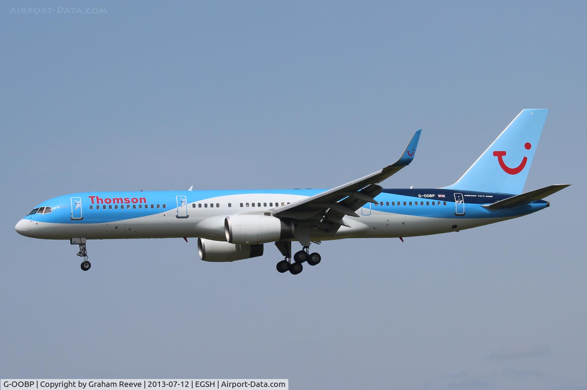 G-OOBP, 2000 Boeing 757-2G5 C/N 30394, About to touch down at Norwich after a flight from Corfu.