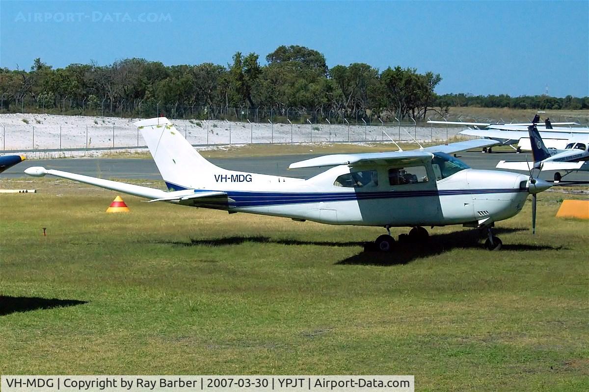 VH-MDG, 1976 Cessna 210M Centurion C/N 21061622, Cessna 210M Centurion [210-61622] Perth-Jandakot~VH 30/03/2007.  Note survey probe .