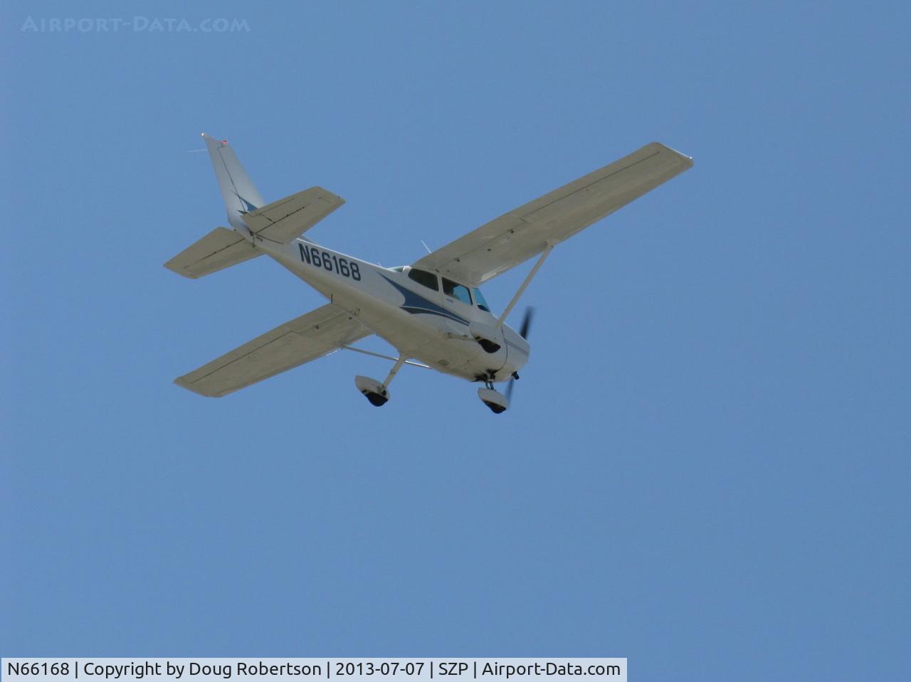 N66168, 1983 Cessna 172P C/N 17275974, 1983 Cessna 172P SKYHAWK II, Lycoming O-320-D2J 160 Hp, takeoff climb Rwy 22