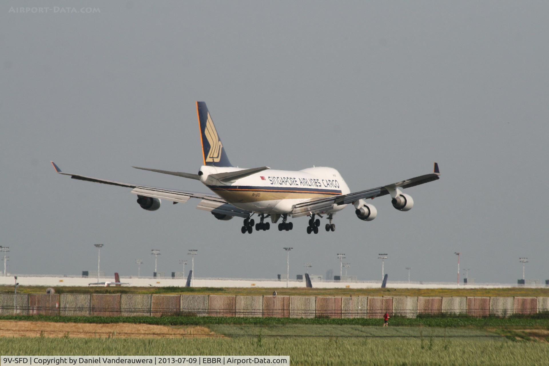 9V-SFD, 1995 Boeing 747-412F/SCD C/N 26553, Flight SQ7969 is descending to RWY 02