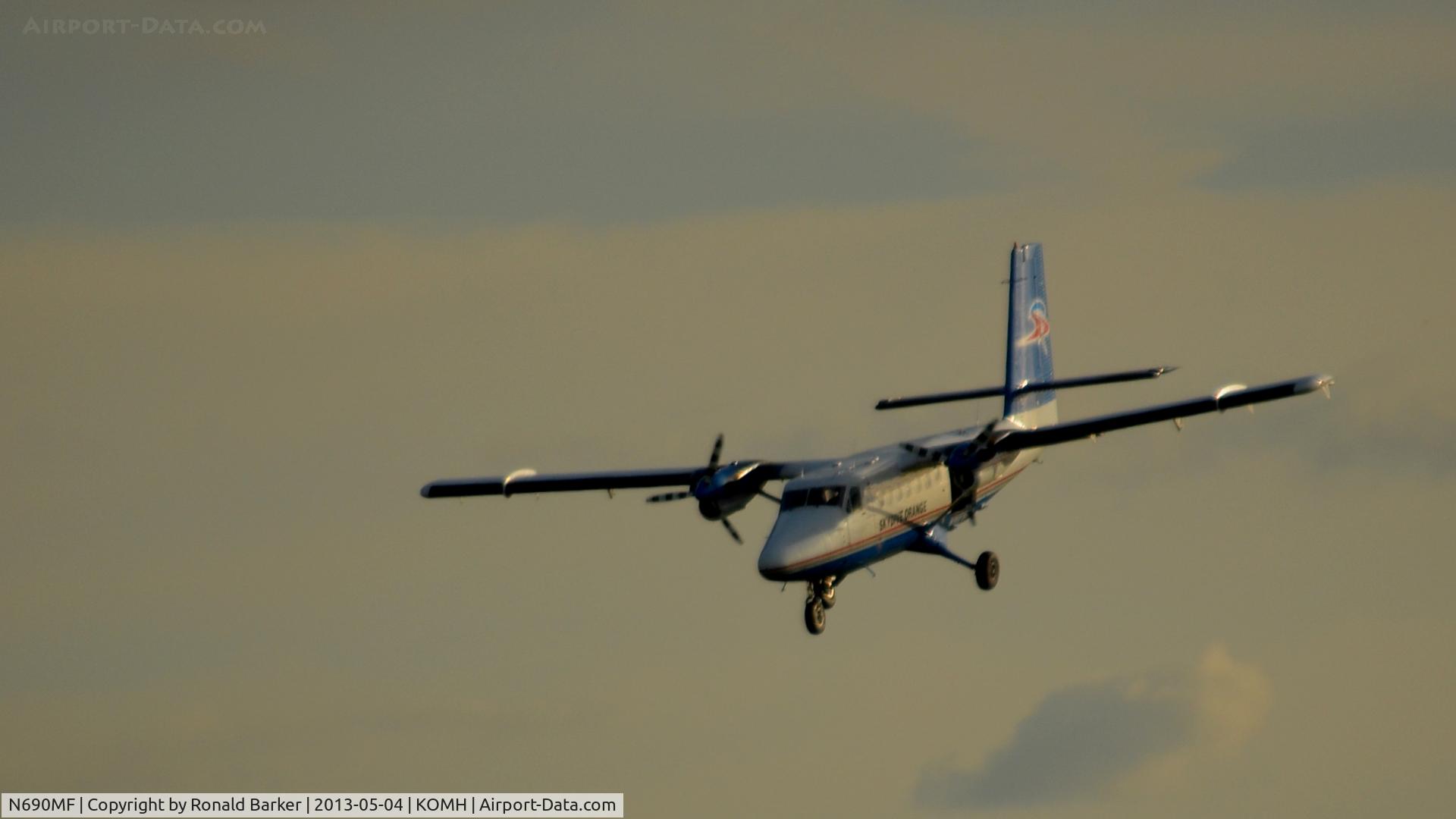 N690MF, 1968 De Havilland Canada DHC-6-200 Twin Otter C/N 121, Landing Orange