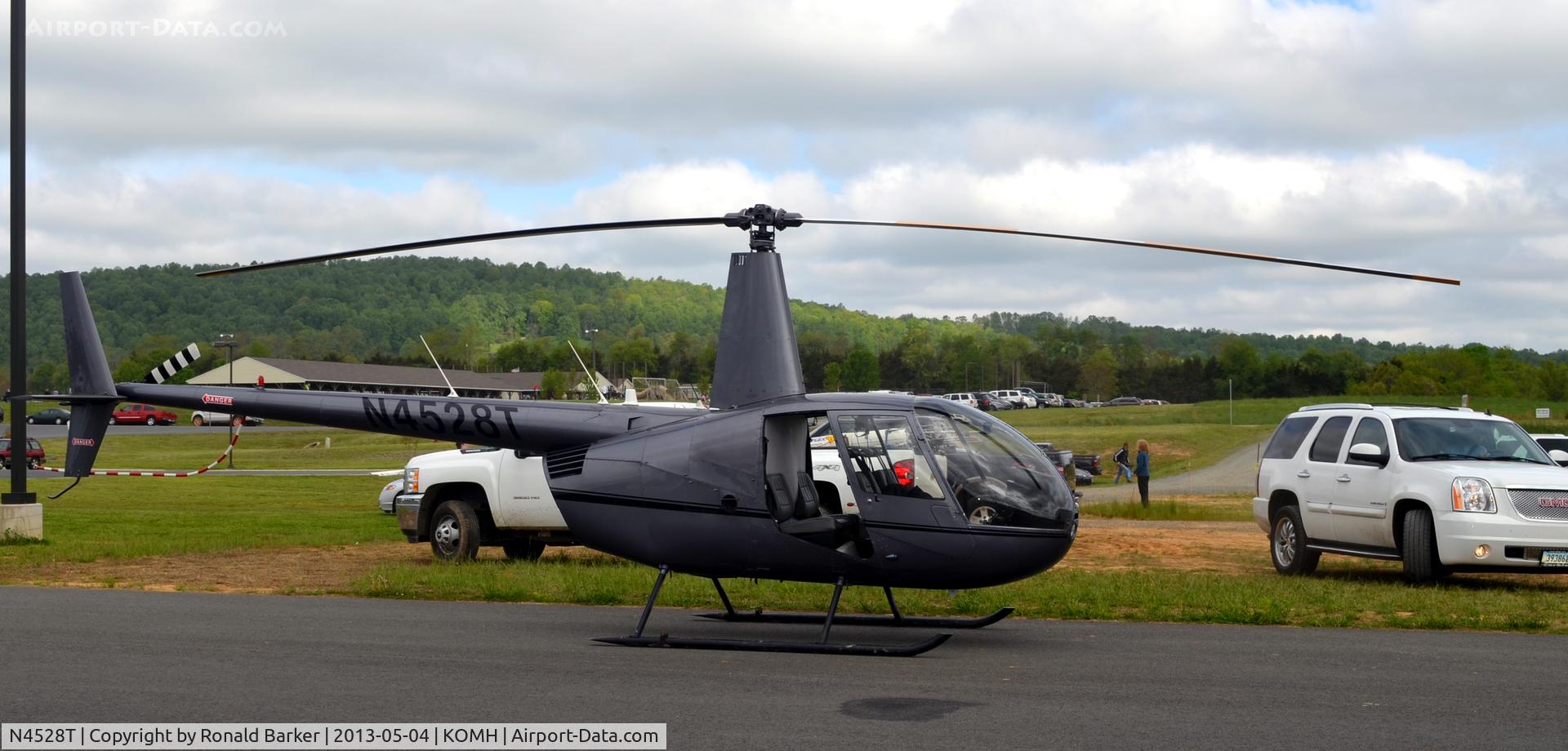 N4528T, Robinson R44 C/N 1973, Orange