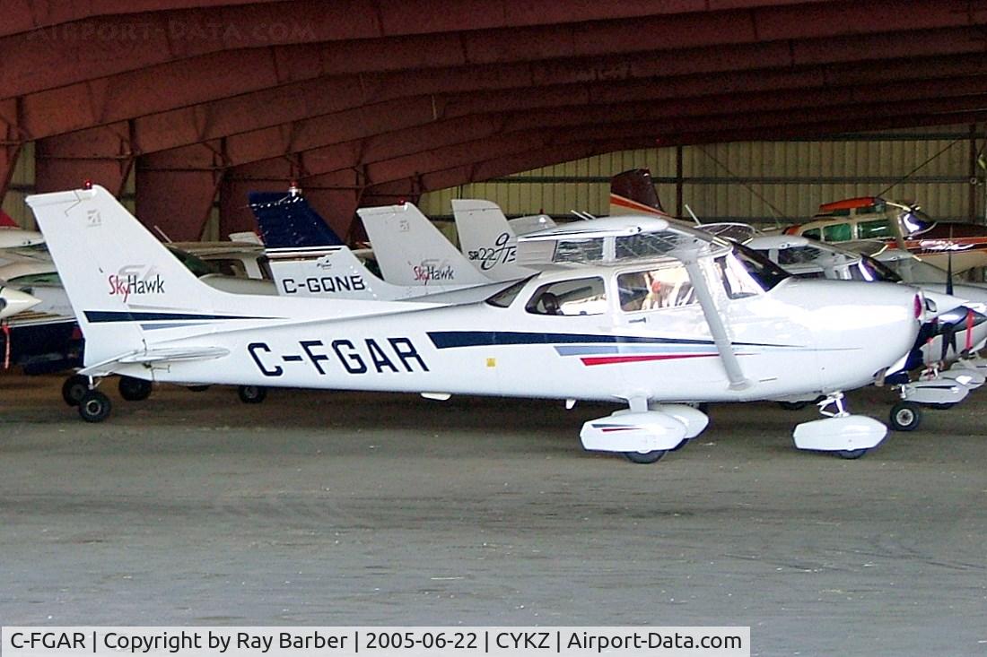 C-FGAR, 2001 Cessna 172S Skyhawk SP C/N 172S8888, Cessna 172S Skyhawk [172S-8888] Toronto-Buttonville~C 22/06/2005