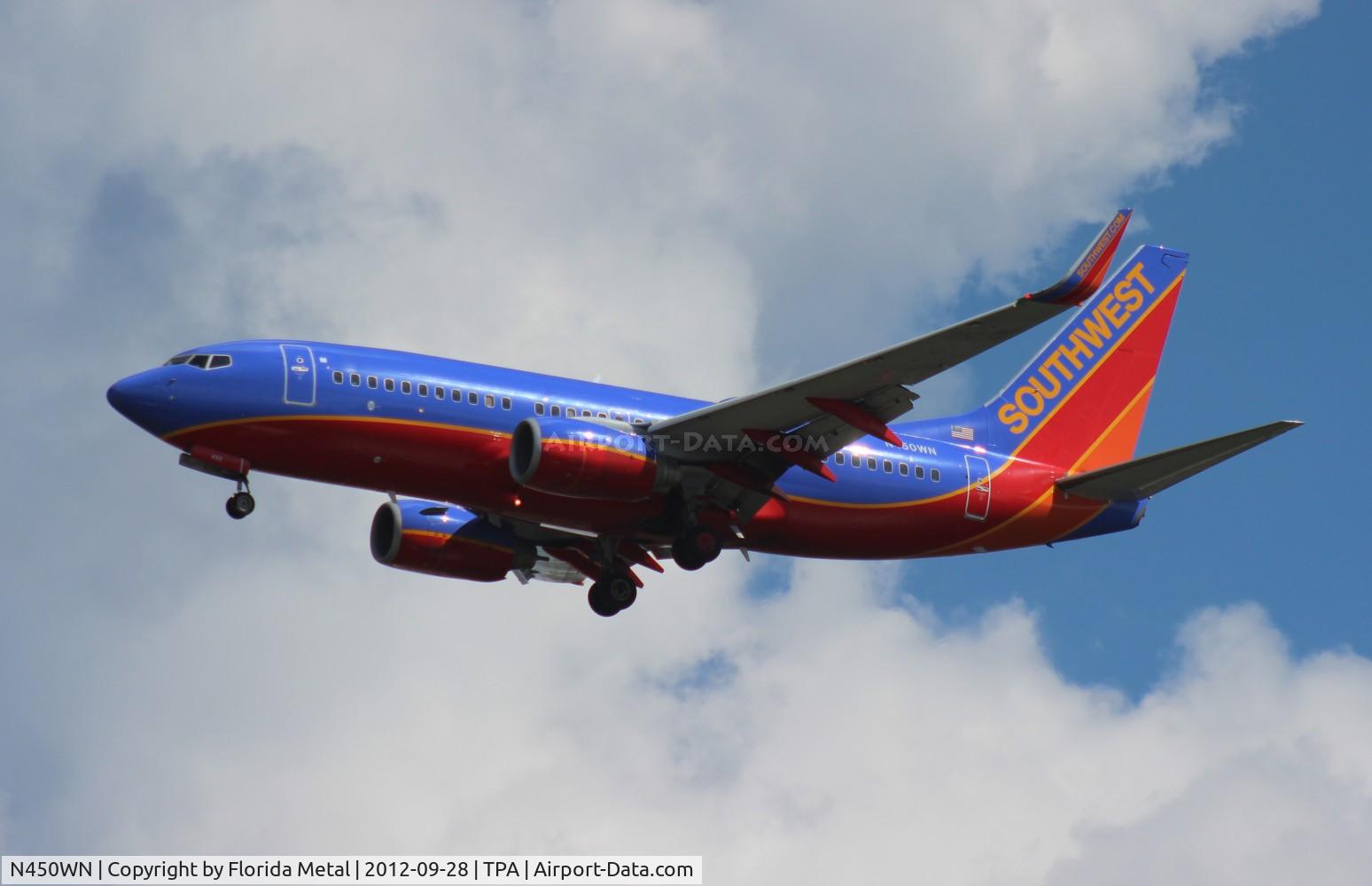 N450WN, 2004 Boeing 737-7H4 C/N 32470, Southwest 737-700