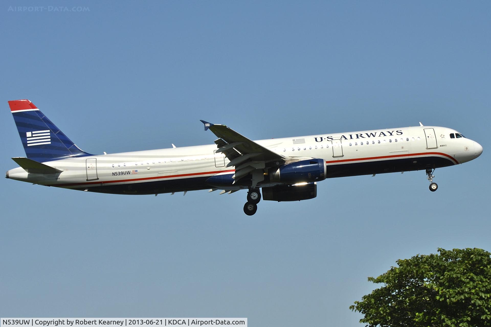 N539UW, 2009 Airbus A321-231 C/N 4082, On short finals for r/w 19