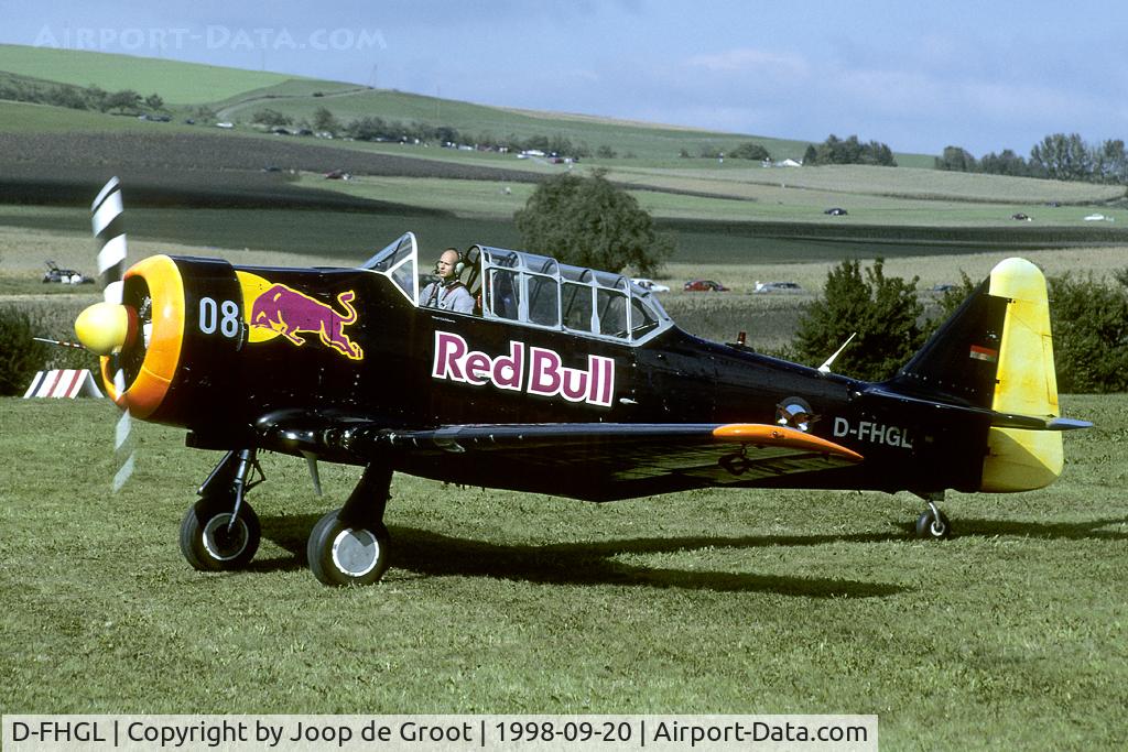 D-FHGL, 1953 North American SNJ-5 Texan Texan C/N 88-14713, Oldtimertreffen 1998 at Hilzingen bei Singen (D)