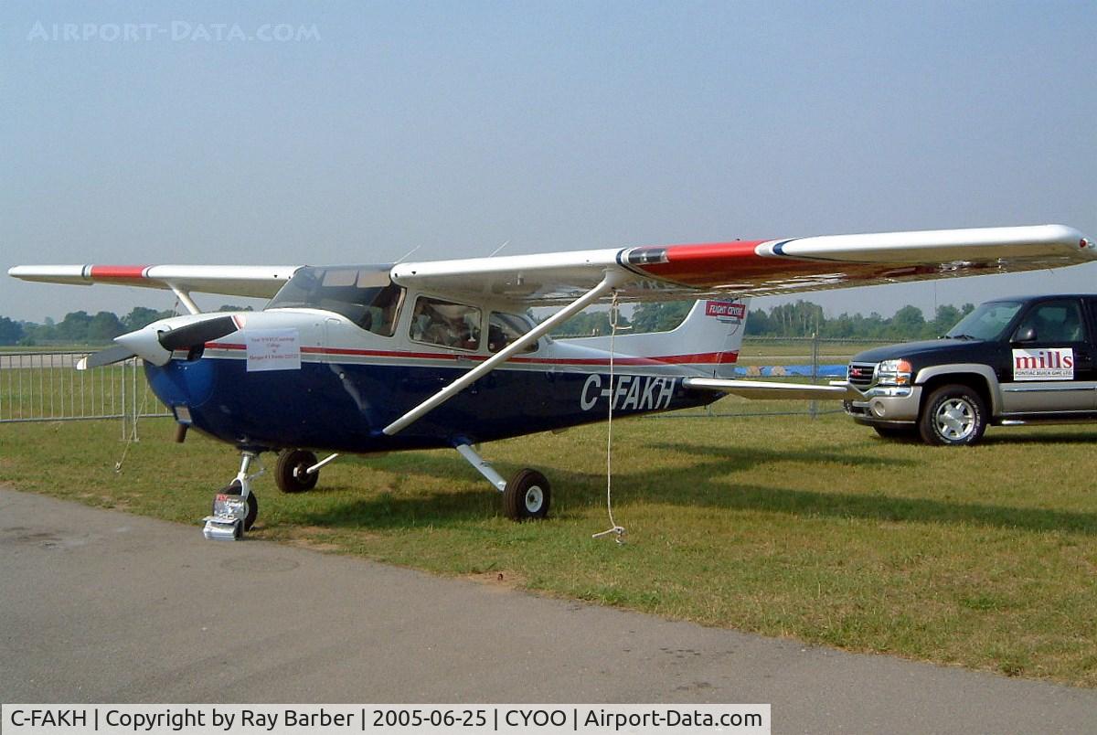 C-FAKH, 1998 Cessna 172S C/N 172S8008, Cessna 172S Skyhawk [172S-8008] Oshawa~C 25/06/2005