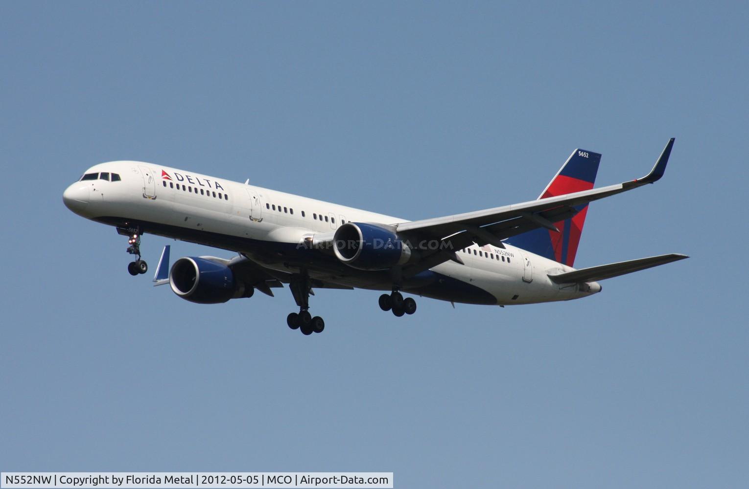 N552NW, 2001 Boeing 757-251 C/N 26499, Delta 757
