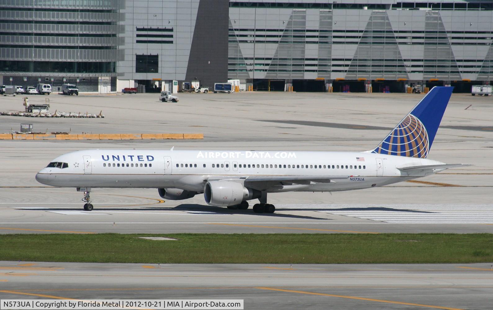 N573UA, 1992 Boeing 757-222 C/N 26685, United 757