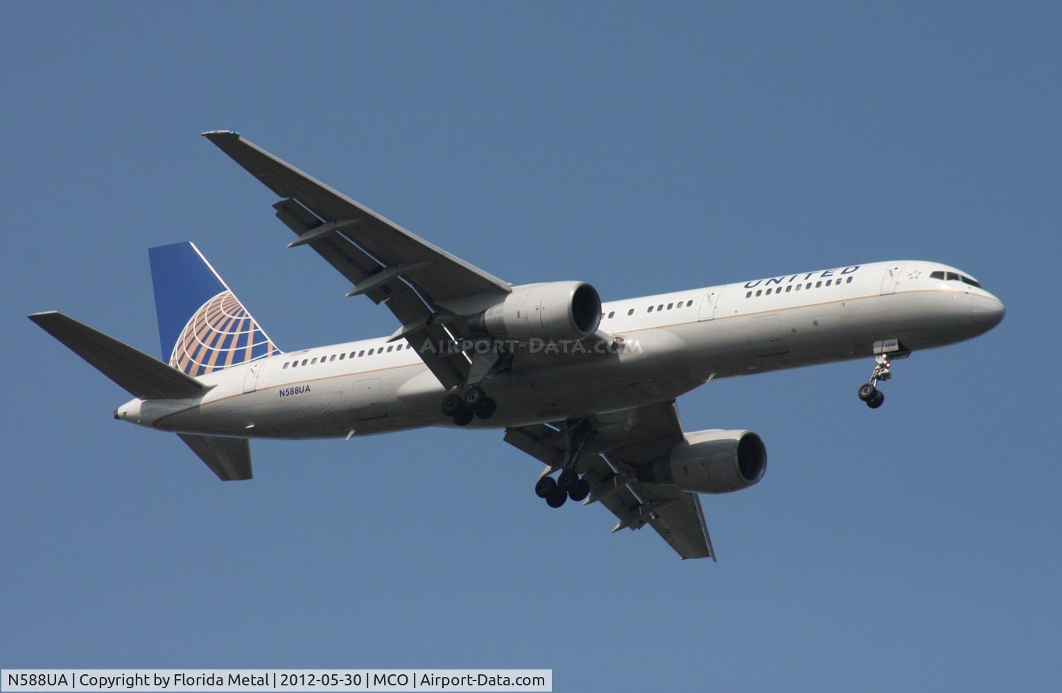 N588UA, 1993 Boeing 757-222 C/N 26717, United 757-200