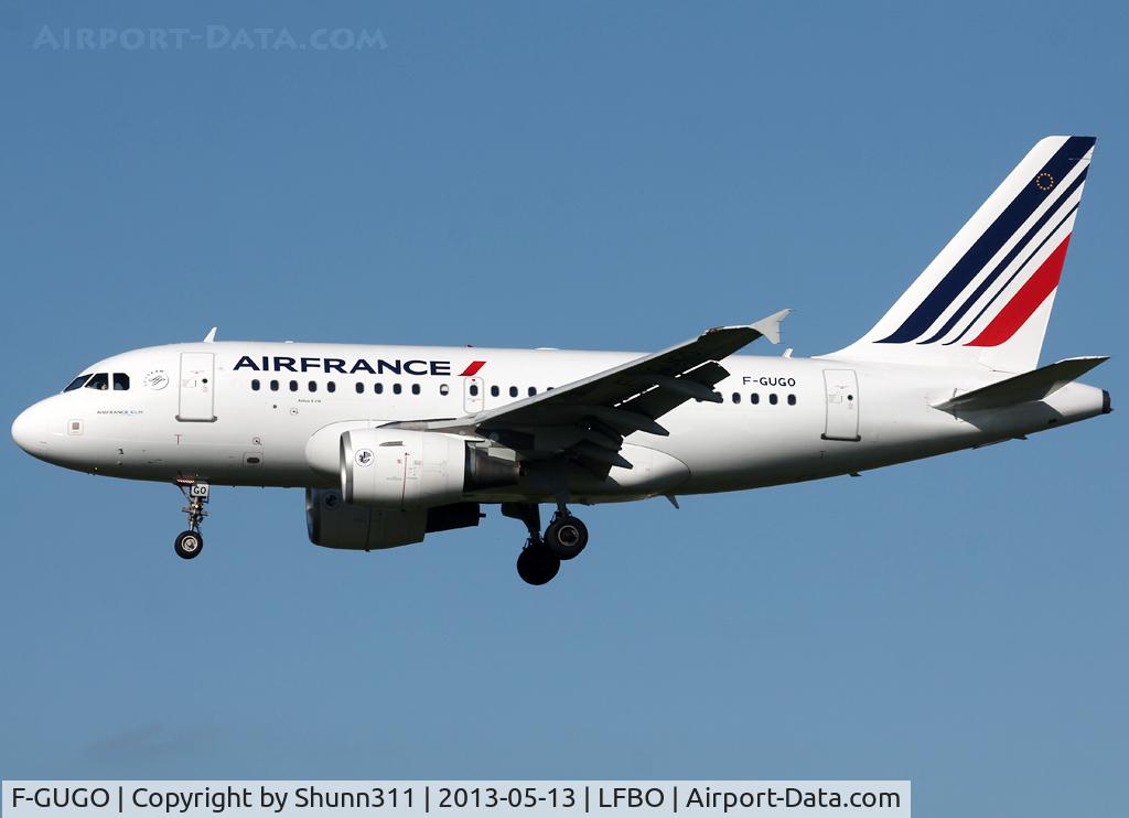 F-GUGO, 2006 Airbus A318-111 C/N 2951, Landing rwy 32R in modified new livery...