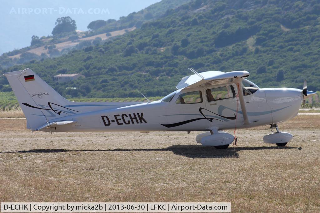 D-ECHK, Cessna 172S Skyhawk SP C/N 172S10846, Parked