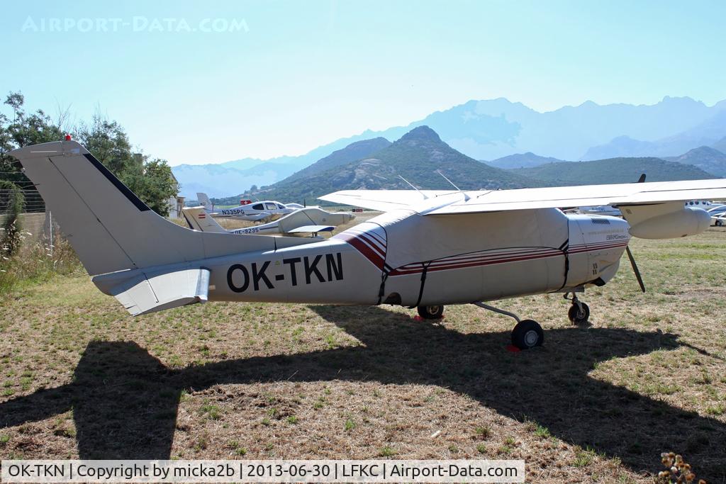 OK-TKN, Cessna P210R Pressurised Centurion C/N P210-00862, Parked