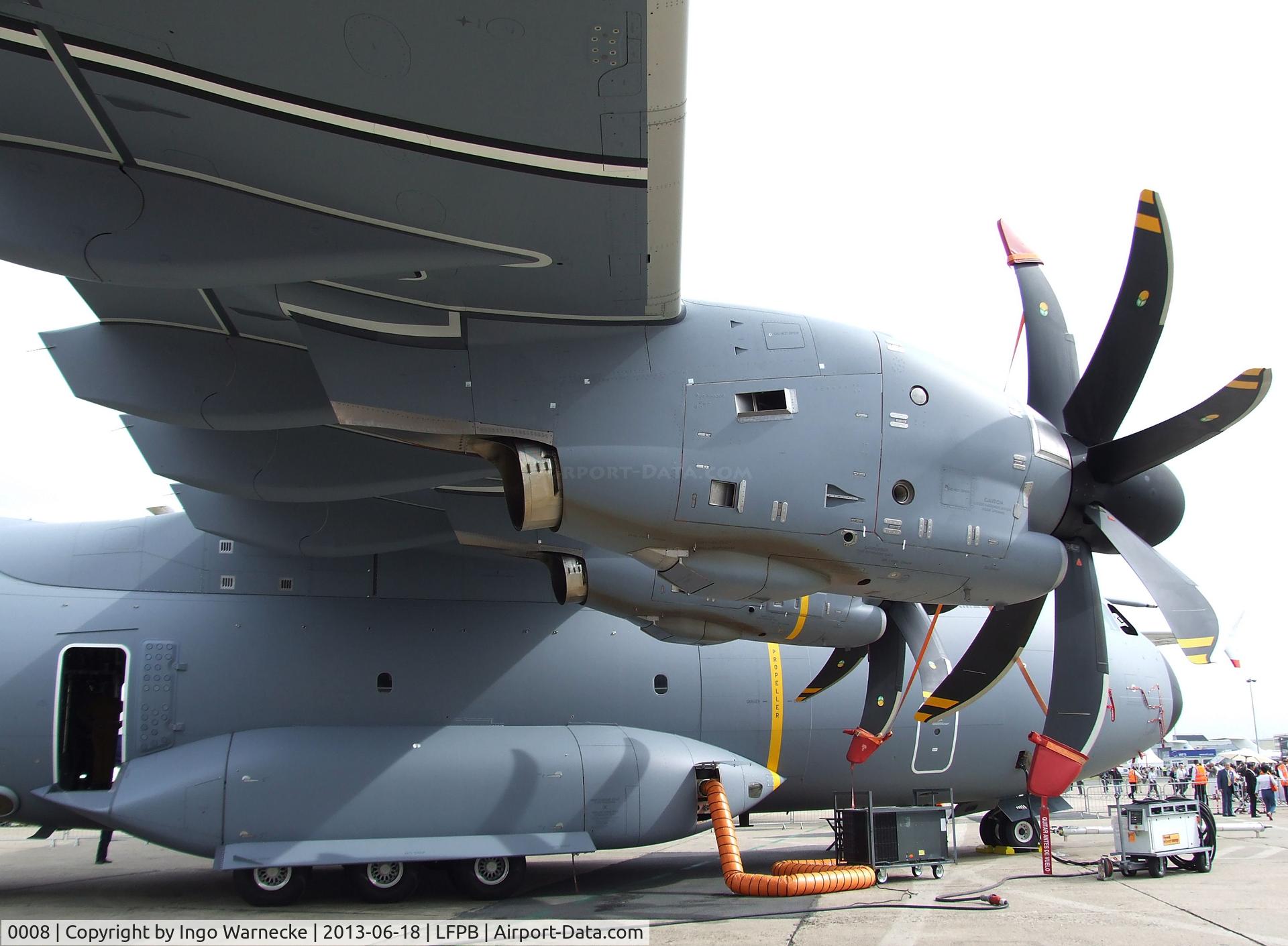 0008, Airbus A400M Atlas C/N 008, Airbus A400M for the Armee de l'Air at the Aerosalon 2013, Paris