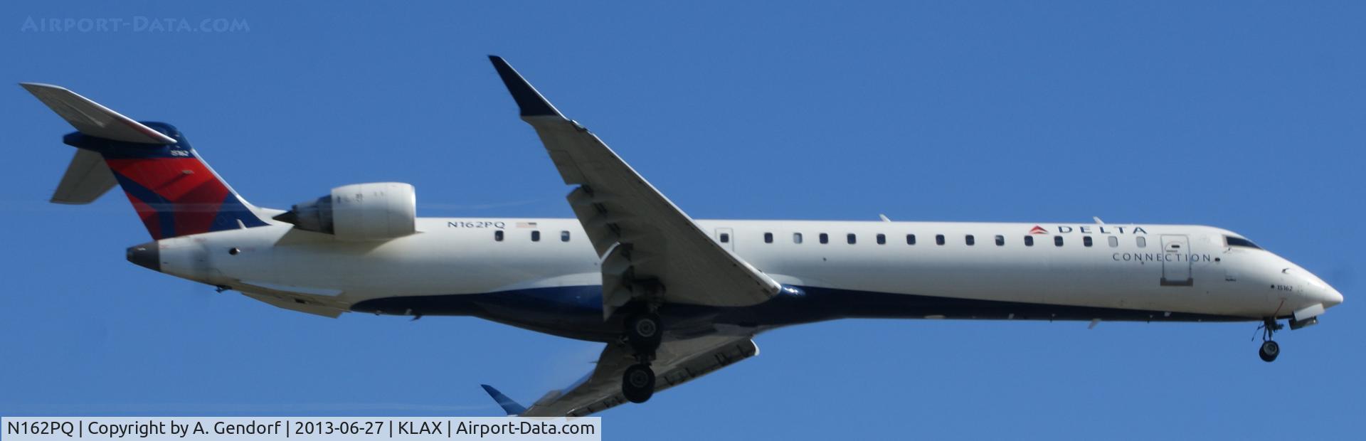 N162PQ, 2008 Bombardier CRJ-900ER (CL-600-2D24) C/N 15162, Sky West (Delta Connection), seen here approaching Los Angeles Int´l(KLAX)