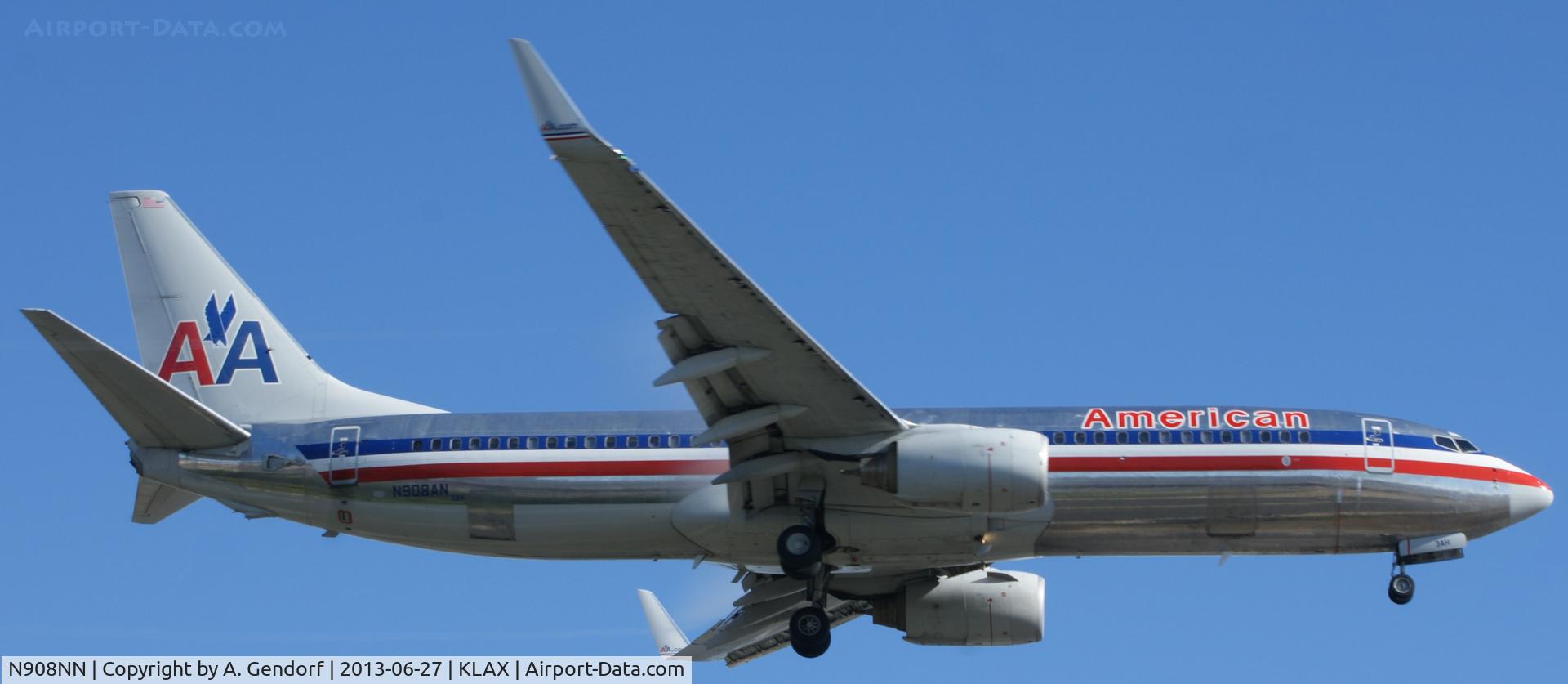 N908NN, 2012 Boeing 737-823 C/N 31157, Seen here on short finals RWY 24R at Los Angeles Int´l(KLAX)