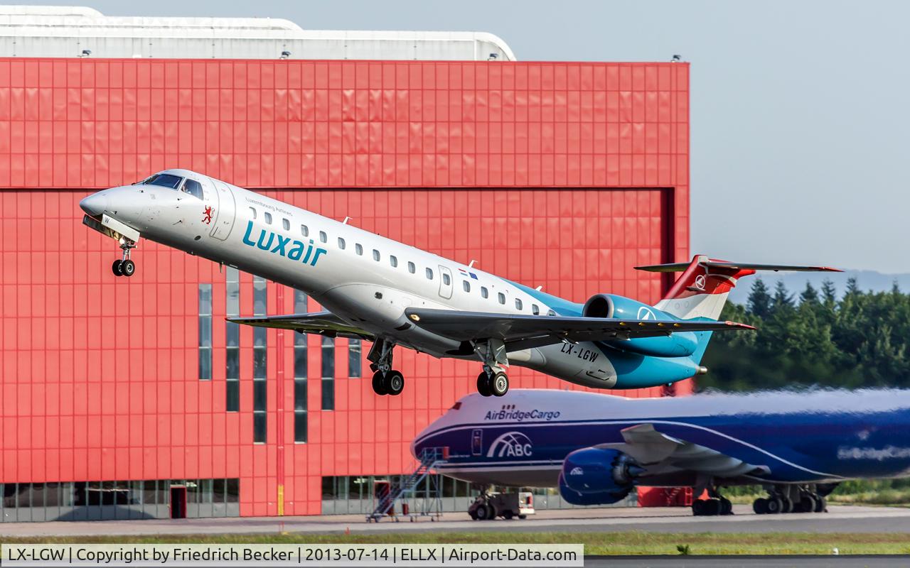 LX-LGW, 1999 Embraer EMB-145LU (ERJ-145LU) C/N 145135, departure from Luxembourg via RW06