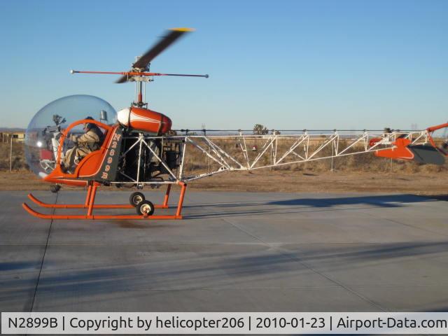 N2899B, Bell 47G-2 C/N 1999, Warming up getting ready to take off