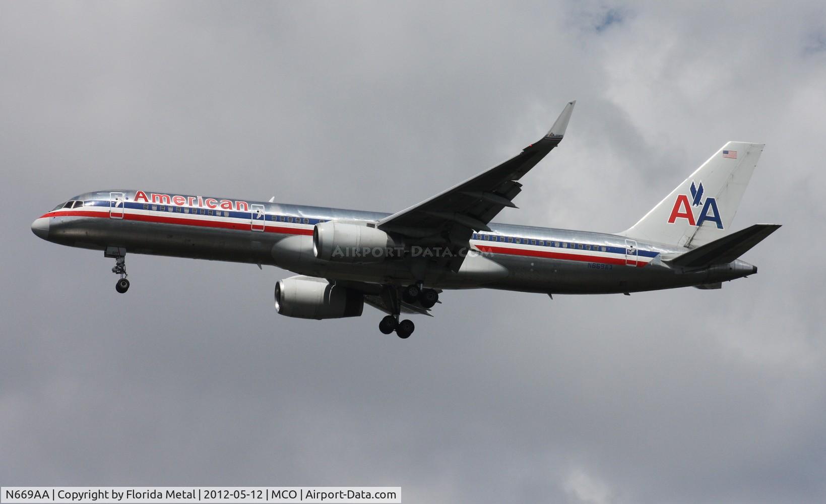 N669AA, 1992 Boeing 757-223 C/N 25334, American 757