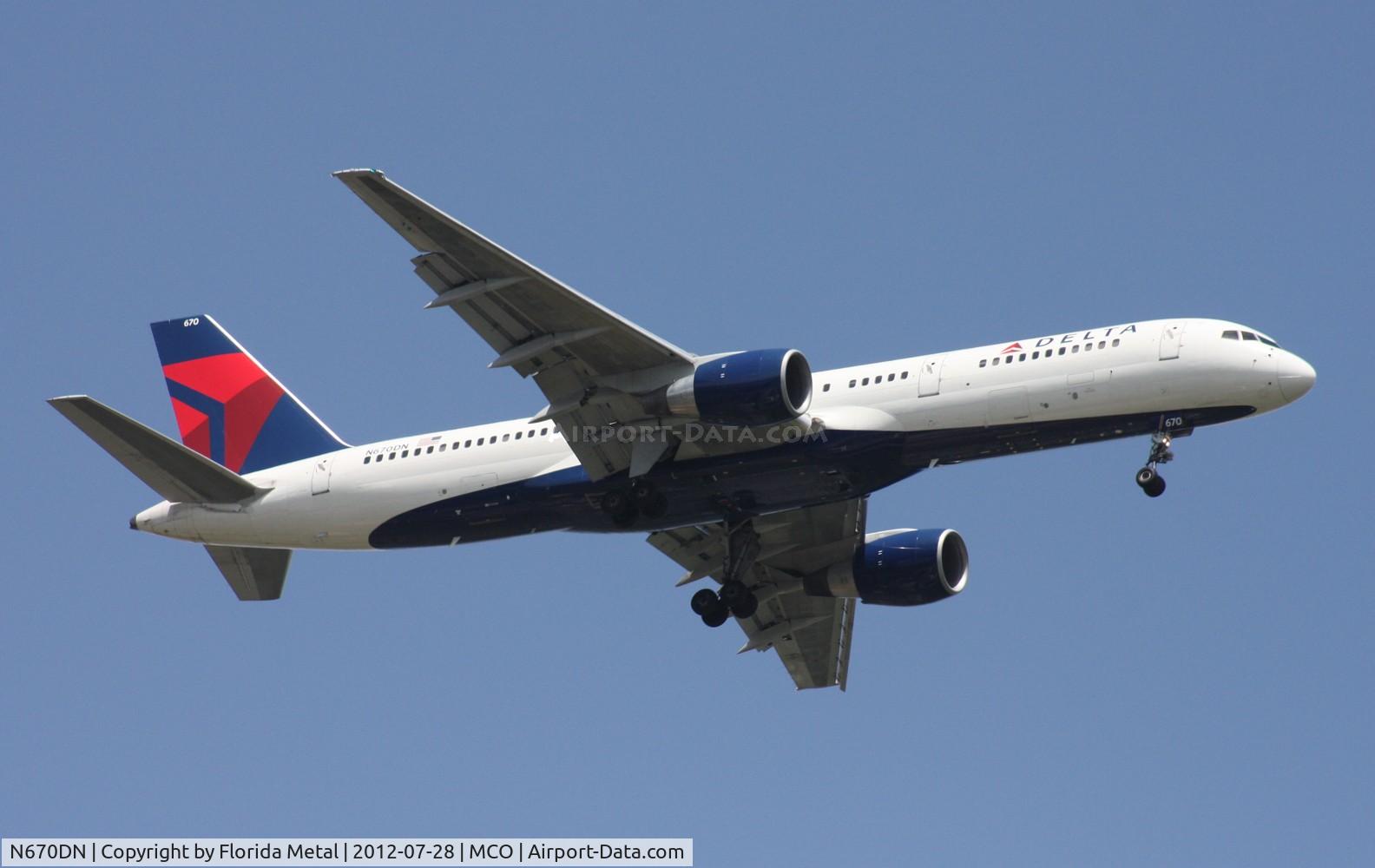 N670DN, 1992 Boeing 757-232 C/N 25331, Delta 757-200