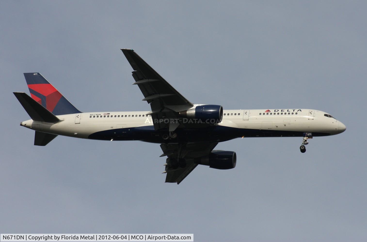 N671DN, 1992 Boeing 757-232 C/N 25332, Delta 757-200