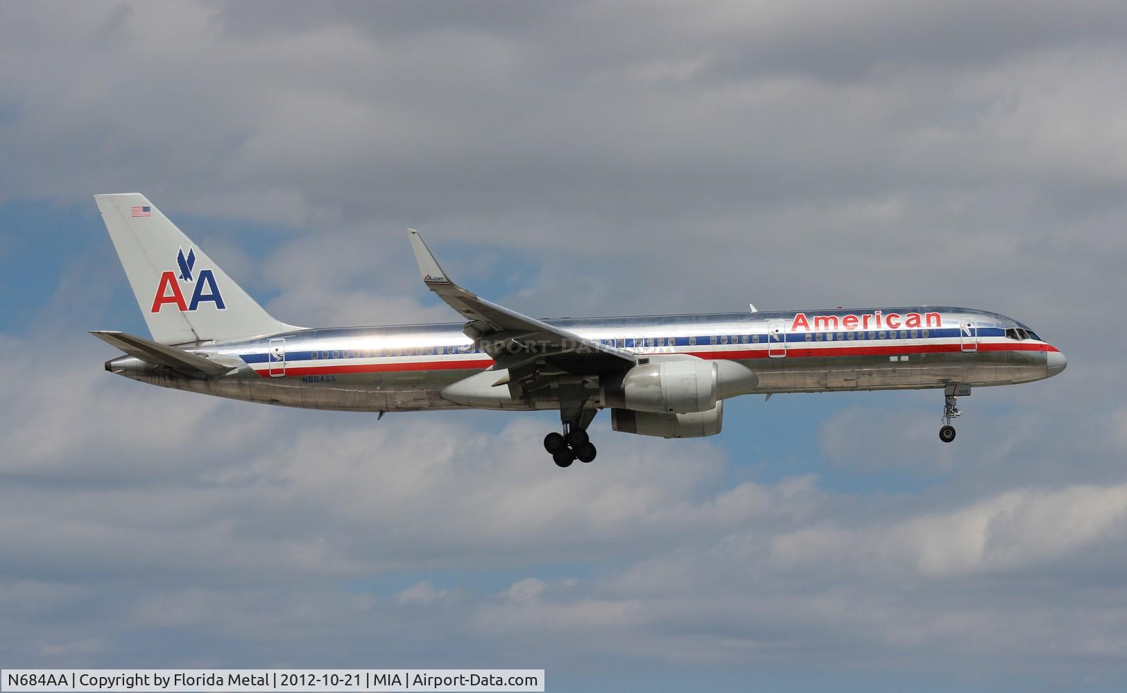 N684AA, 1992 Boeing 757-223 C/N 25341, American 757