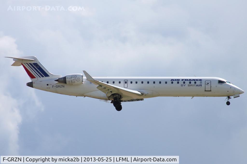 F-GRZN, 2007 Canadair CRJ-700 (CL-600-2C10) Regional Jet C/N 10264, Landing